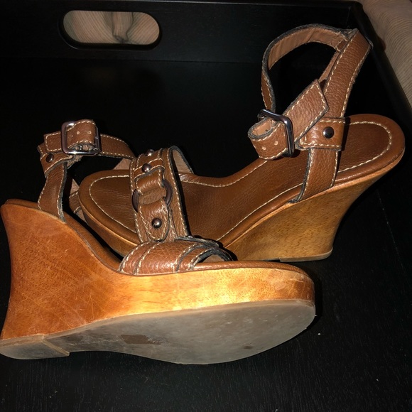 Carmel Banana Republic Wedges - Picture 2 of 3